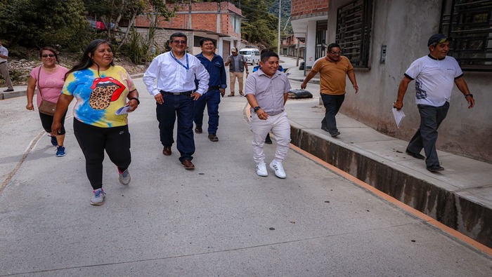 Reubicarán postes en Río Toro tras acuerdo interinstitucional entre Electrocentro y la Municipalidad de Chanchamayo