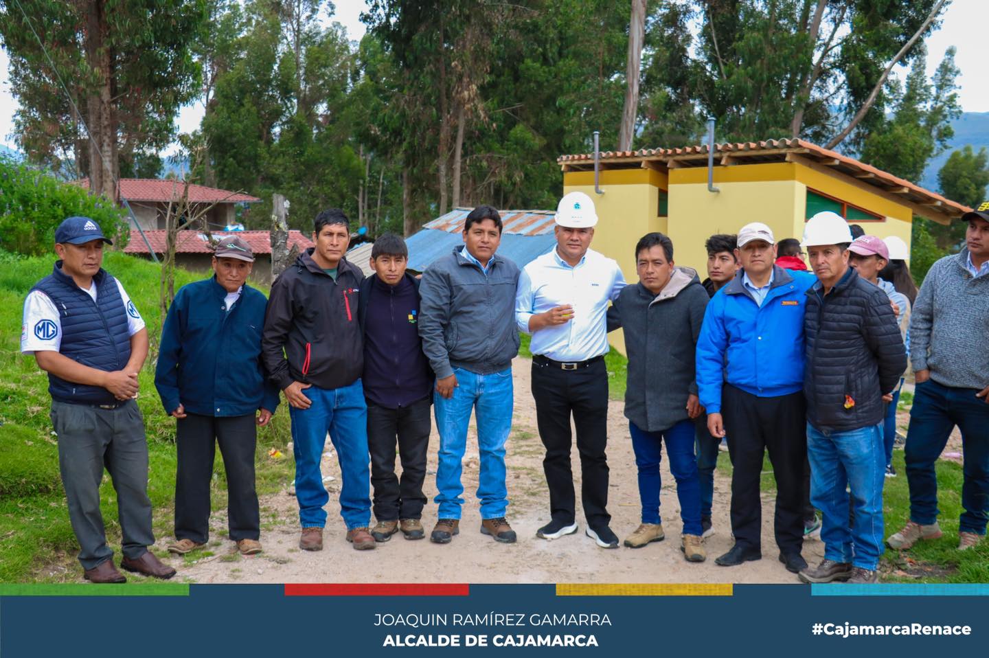 📌El alcalde provincial de Cajamarca, Joaquin Ramírez Gamarra, llegó hasta el caserío de Yun Yun para supervisar la obra de agua y saneamiento que será inaugurada en los próximos días. 
🚰La inversión de esta importante obra es de más de 5 millones de soles y beneficiará a más de 600 familias de 4 caseríos; así lo mencionó Leonidas Chuquimango Chilon, presidente de la Jass YunYun, quien agradeció a la primera autoridad edil por terminar esta importante obra que mejorará la calidad de vida de todos los beneficiarios.