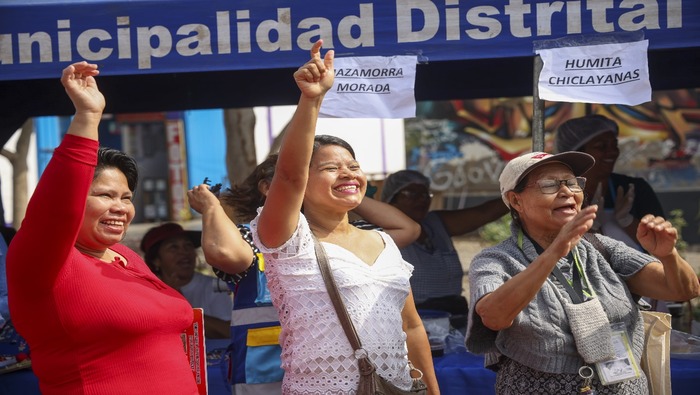🟡 ¡Apoyamos el emprendimiento local de la población! Gracias a las indicaciones de nuestro alcalde 𝐉𝐡𝐨𝐯𝐢𝐧𝐬𝐨𝐧 𝐕𝐚𝐬𝐪𝐮𝐞𝐳 estamos realizando la “Feria Ventanilla Incluye”, donde nuestros vecinos podrán adquirir diversos productos creados por las propias manos de comerciantes locales con habilidades diferentes, nuestras mujeres guerreras y adultos mayores. La regidora Bárbara Solís estuvo representando a nuestro alcalde. Te esperamos hasta el 18 de abril, en la plazuela del MAC, desde las 8:00 a.m. ¡Valoremos la creatividad de nuestros emprendedores!