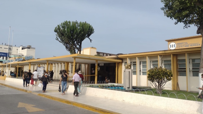 Luego de varias coordinaciones se constató que el hospital Cayetano Heredia contaba con el medicamento y se logró trasladar al adolescente, siendo atendido en el área de enfermedades tropicales.