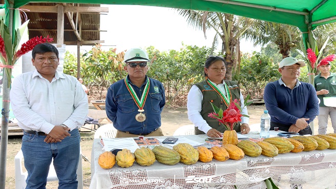 Municipalidad de Megantoni entrega mรณdulos de secado y embarcaciรณn fluvial a productores de Cacao en Kuway