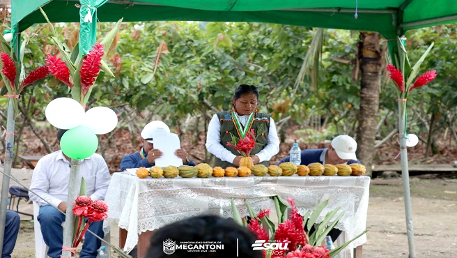 Municipalidad de Megantoni entrega mรณdulos de secado y embarcaciรณn fluvial a productores de Cacao en Kuway