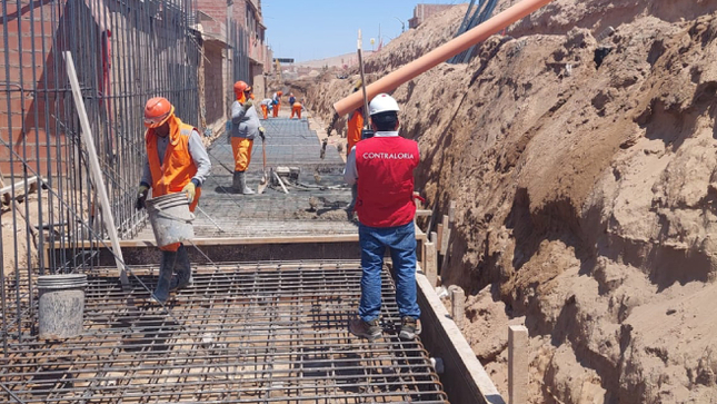 La Contraloría General advirtió el riesgo de una sobrevalorización de al menos S/ 264 776 en el pago a la contratista a cargo de la ejecución del proyecto “Mejoramiento de la avenida Expedición Libertadora Tramo Av. Manuel Cuadros – Avenida N°1 en el distrito Ciudad Nueva”, debido a que durante el servicio de control realizado del 22 de marzo al 01 de abril se detectó que se valorizaron trabajos no ejecutados o se sobrestimaron los mismos, entre otras situaciones adversas. 