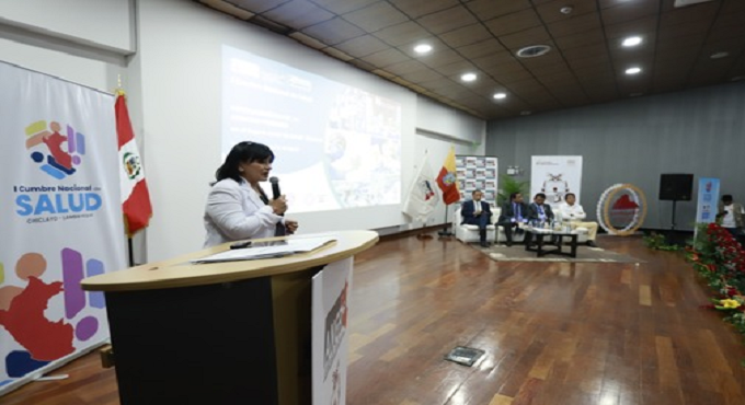 Titular de EsSalud refuerza primer nivel de atención a fin de revertir la situación de los más de 12 millones de asegurados La Dra. María E