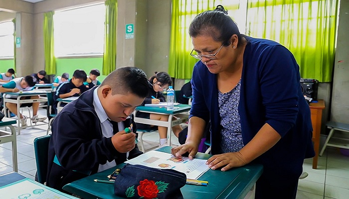 Más de 77 mil estudiantes participan en la evaluación censal regional
