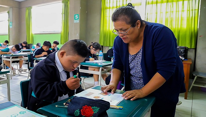 Más de 77 mil estudiantes participan en la evaluación censal regional