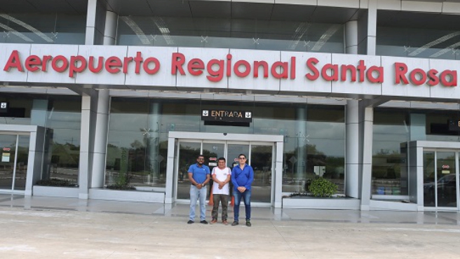 Foto: Visita del alcalde de Canoas de Punta Sal al aeropuerto binacional de Santa Rosa - Ecuador