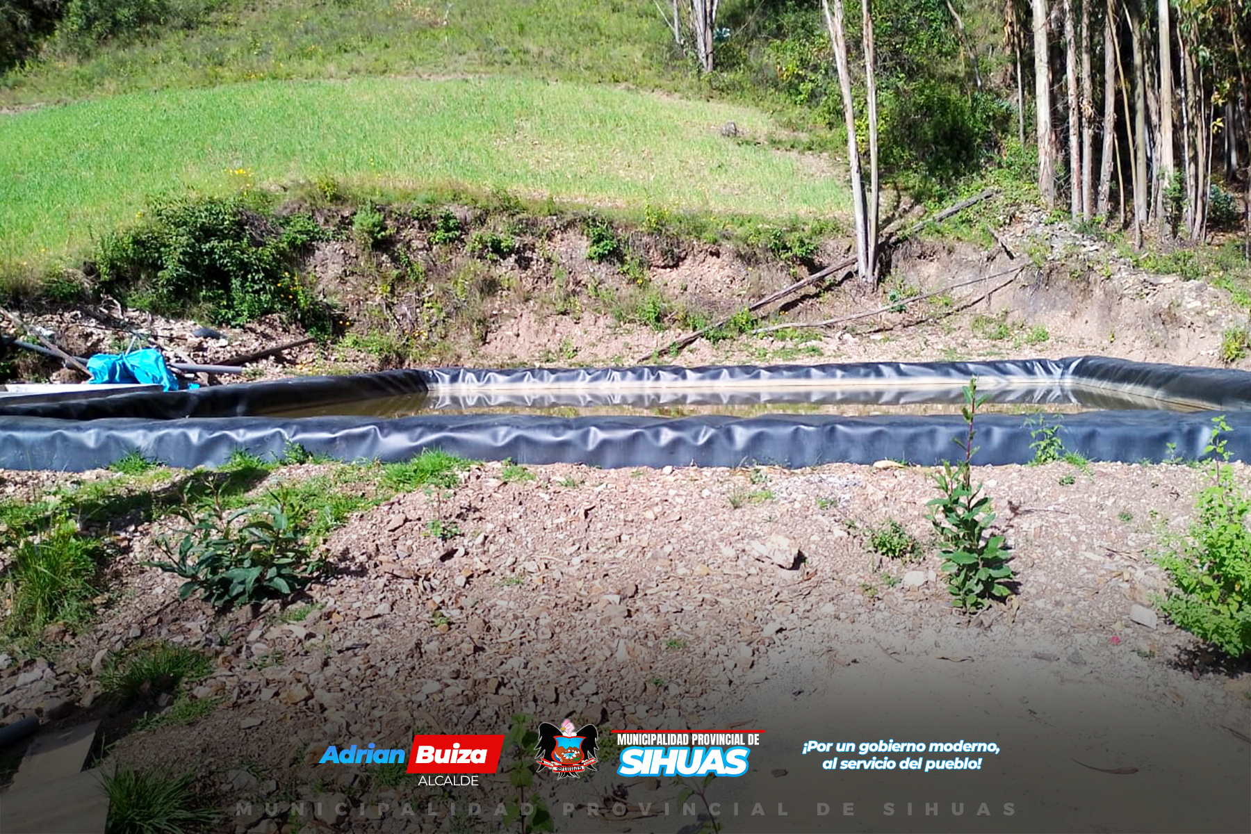 La Municipalidad Provincial De Sihuas, a través del equipo técnico de recepción de obra recibió oficialmente el nuevo reservorio, tras la verificación del cumplimiento de las observaciones realizadas en fechas anteriores.
Con una inversión total de S/.98,599.76 soles, esta infraestructura no sólo cumple con las expectativas técnicas, sino que también refleja el compromiso continuo de la gestión municipal con el desarrollo agrícola de la provincia. Esta obra que es parte del proyecto "Construcción de Reservorio en la Localidad Usamasanga, Distrito de Sihuas, Provincia Sihuas, Departamento Ancash", representa un avance significativo para la comunidad.
A su vez, este reservorio no sólo asegura un suministro confiable de agua para las actividades agrícolas; sino que subraya el compromiso de las autoridades locales con el bienestar y el progreso de la comunidad.
Además, se promueve un futuro próspero para sus habitantes y contribuye al fortalecimiento de la economía local.