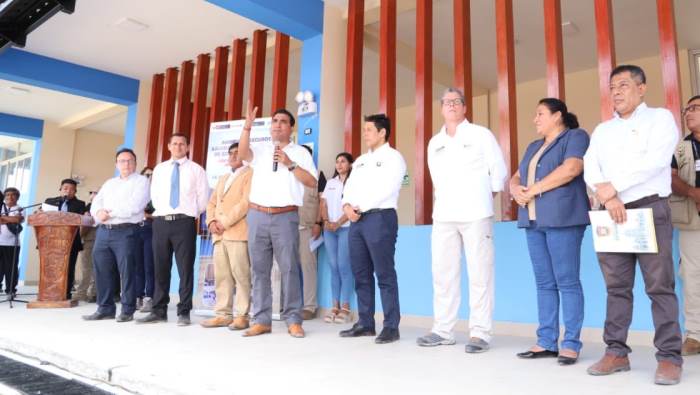 Gobernador inaugura residencia estudiantil en Catacaos