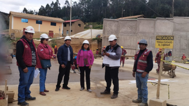 CONSEJEROS REGIONALES REPRESENTANTES POR LA PROVINCIA DE QUISPICANCHI REALIZAN LABOR DE FISCALIZACION EN LA I.E. 50718 DE LA COMUNIDAD CAMPESINA DE AUSARAY-CCATCCA