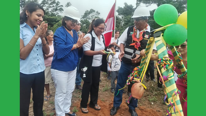 En I.E. “El Castañal" Gobernador Regional colocó primera piedra para construir moderna infraestructura educativa para inicial, primaria y secundaria