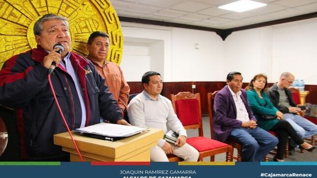 📌En el marco del convenio de cooperación interinstitucional, la Oficina de Atención a La Persona con Discapacidad (OMAPED), aperturó el "curso de señas peruana",  organizado por La Asociación Holanda, en alianza entre la Municipalidad de Cajamarca y la Unidad de Gestión Educativa Local Cajamarca. 
✅Para este año se va a contar con más de 250 personas. En ese sentido, el regidor Eugenio Cruzado recalcó la importancia de este curso para poder seguir impulsando una sociedad más inclusiva. 