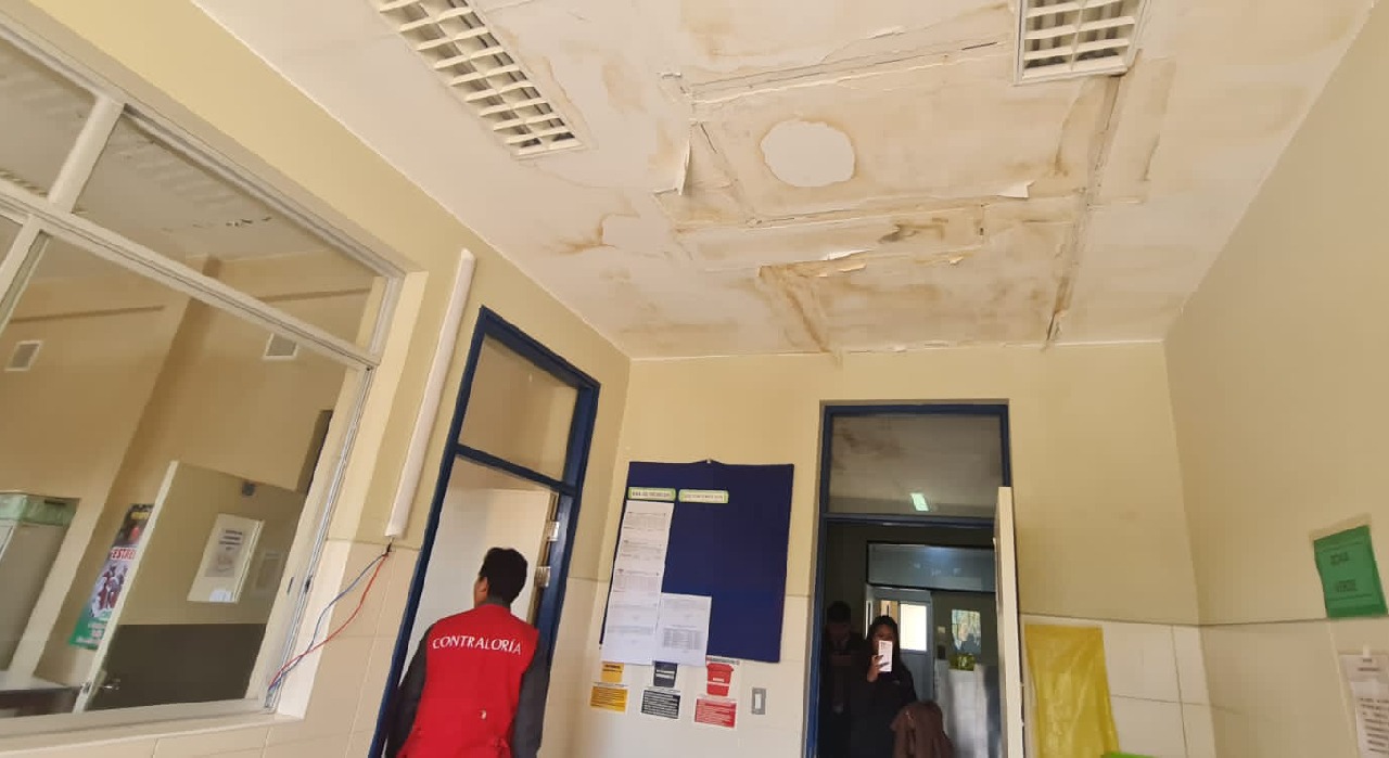 La Contraloría General advirtió sobre la falta de mantenimiento en el Servicio de Neonatología del Hospital Carlos Monge Medrano, lo que pondría en riesgo la salud y seguridad de los recién nacidos y del personal que trabaja en el área.