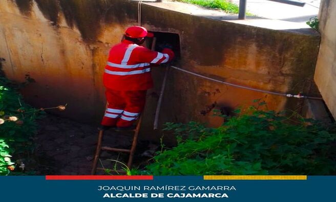 πLa Municipalidad Provincial de Cajamarca conjuntamente con los trabajadores de limpieza pΓΊblica, realizaron la limpieza de cunetas de la Av. Vidal GaitΓ‘n en el Sector 17 Lucmacucho. Es importante mencionar que con el apoyo de todos los vecinos, seguiremos manteniendo nuestras calles mΓ‘s limpias y ordenadas.