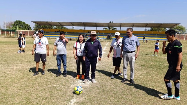 Rueda el balón, el deporte es vida