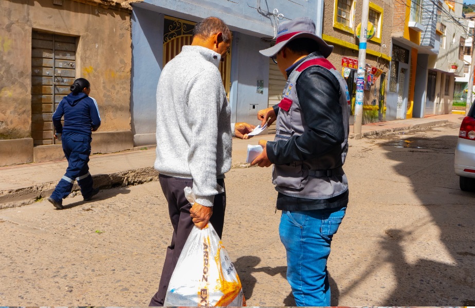 ¡Juntos por un Puno que recicla! Promotores ambientales concientizan a ciudadanos