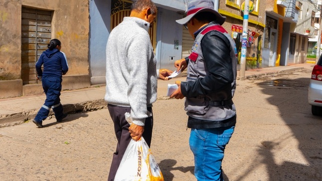 ¡Juntos por un Puno que recicla! Promotores ambientales concientizan a ciudadanos