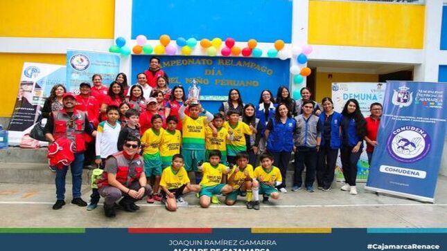 📌La DEMUNNA realizó Campeonato Relámpago en el coliseo de la I.E. San Marcelino Champagnat,  por la celebración de Día del Niño Peruano.
🥇I.E. Tarsicio Bazán Zegarra
🥈I.E. San Marcelino Champagnat 
🥉I.E. El Ingenio
✅De esta manera el Comité Multisectorial por Los Derechos de Las Niñas, Niños y Adolescentes –  COMUDENNA sigue brindando espacios de esparcimiento para los niños niñas y adolescentes de nuestra ciudad.