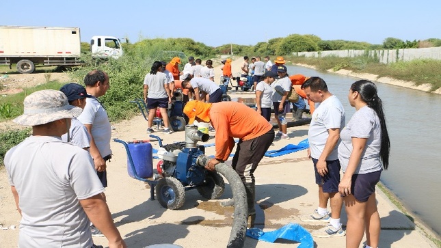 Capacitación a miembros de la marina