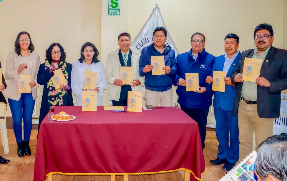 Con gran consecución se presentó poema "Mama Hampi” de Pilar Vilcapaza Masco en el Club Kuntur
