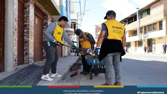 📌La Municipalidad Provincial de Cajamarca, junto a la Institución Medio Libre Cajamarca del INPE se realizó una jornada de limpieza en la Av. Héroes del Cenepa, Mártines de Uchuracay y la Av. Atahualpa. 
✅Seguiremos impulsando estas actividades que sean en favor de la población y la limpieza de toda la ciudad. 