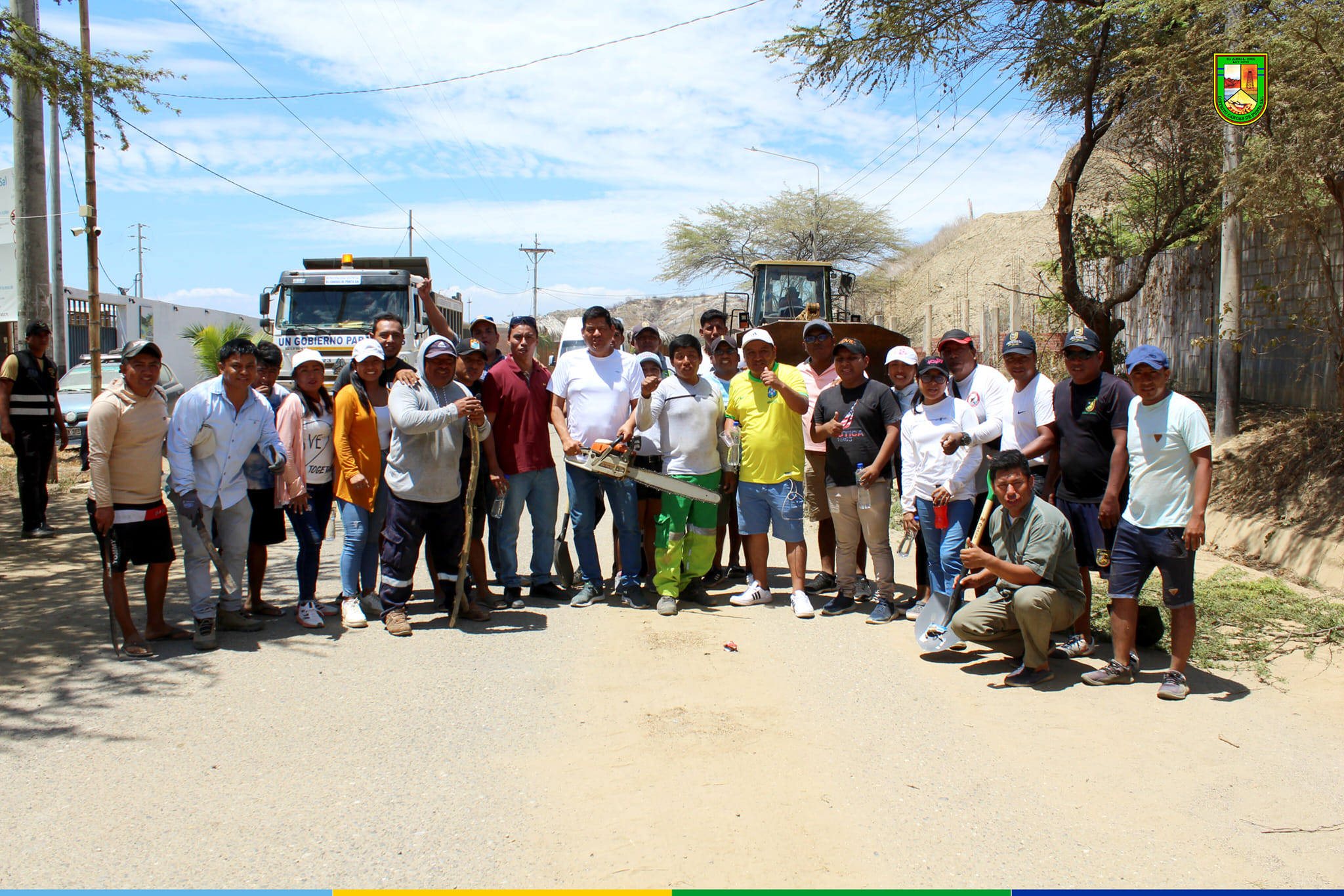 Archivo Foto Personal municipal realiza tareas de limpieza en el ingreso a Punta Sal 