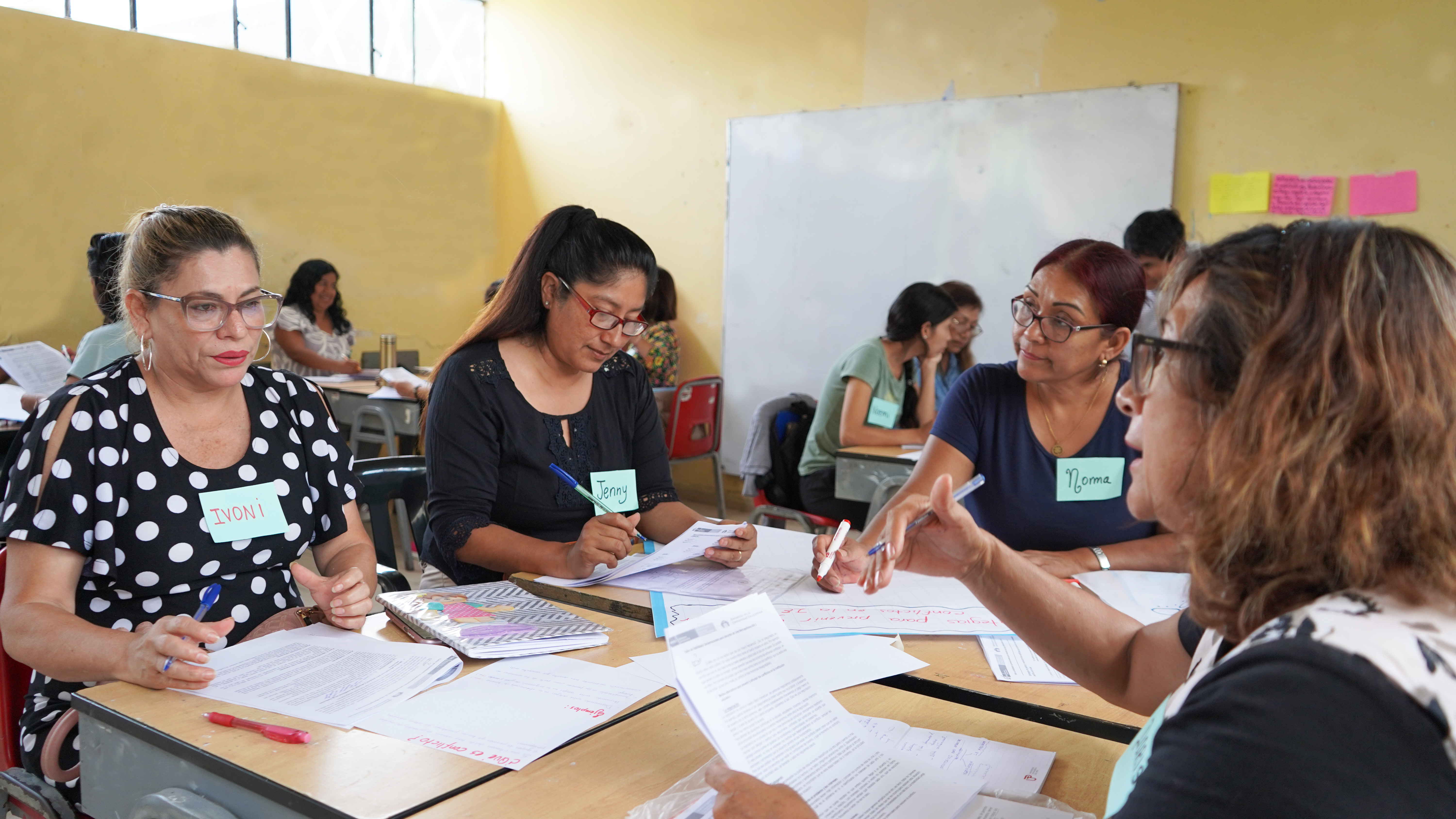 Talleres socioemocionales en las escuelas con padres