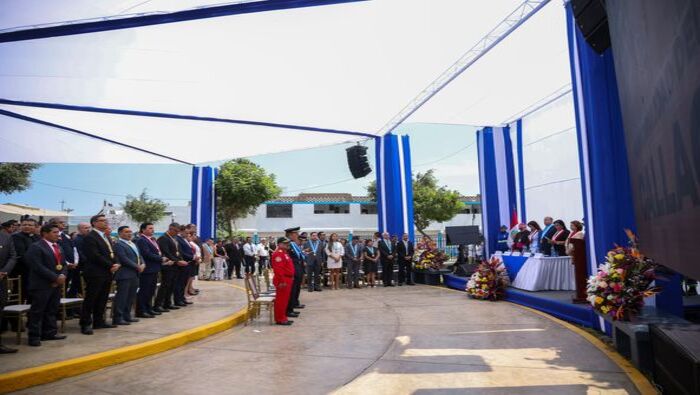 🟡 El Callao está de fiesta, conmemorando los 167 años de su elevación a la categoría de Provincial Constitucional. Nuestro alcalde 𝐉𝐡𝐨𝐯𝐢𝐧𝐬𝐨𝐧 𝐕𝐚𝐬𝐪𝐮𝐞𝐳 tuvo el honor de participar como invitado especial en las actividades protocolares organizadas por la comuna chalaca, representada por su alcalde Pedro Spadaro, que tuvo como objetivo recordar y rendir homenaje a los valientes hombres y mujeres que lucharon en defensa de nuestra soberanía nacional. La Misa Te Deum y la Sesión Solemne fueron momentos significativos que fortalecieron los lazos de unidad y trabajo conjunto en beneficio de las familias chalacas y ventanillenses.