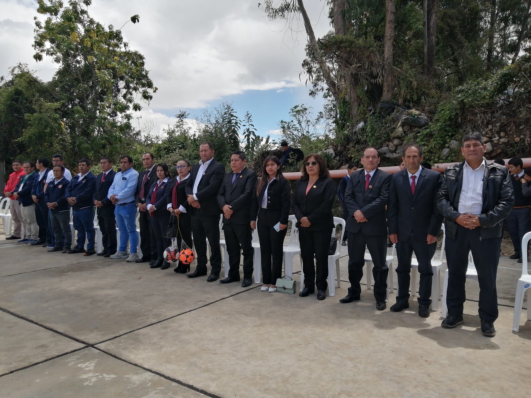Regidores apadrinaron losa deportiva de la I.E. C.L.M.V - ex INEI 15