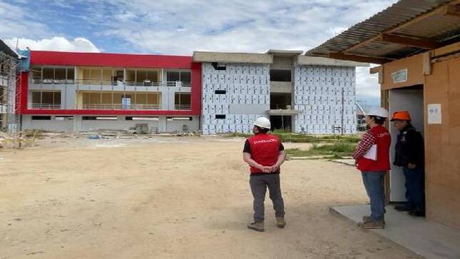 La Contraloría General advirtió situaciones que podría afectar la fecha de entrega de la obra Mejoramiento y ampliación de los servicios educativos de la escuela académica profesional de Ingeniería Civil de la facultad de Ingeniería de la Universidad Nacional de Cajamarca (UNC). Por este proyecto se viene invirtiendo alrededor de S/ 18 944 049 y de no levantar las observaciones podría afectar a 6 138 estudiantes.