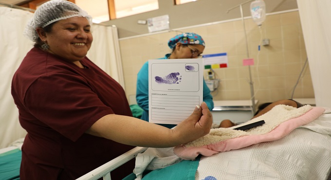 Médicos de policlínico de EsSalud atendieron de manera exitosa un parto de emergencia de joven que acudía a su control