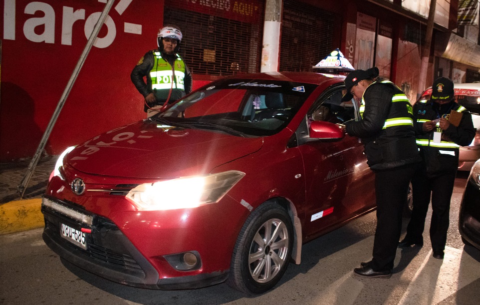 Mas de 15 vehiculos fueron internados en operativo inopinado contra la informalidad