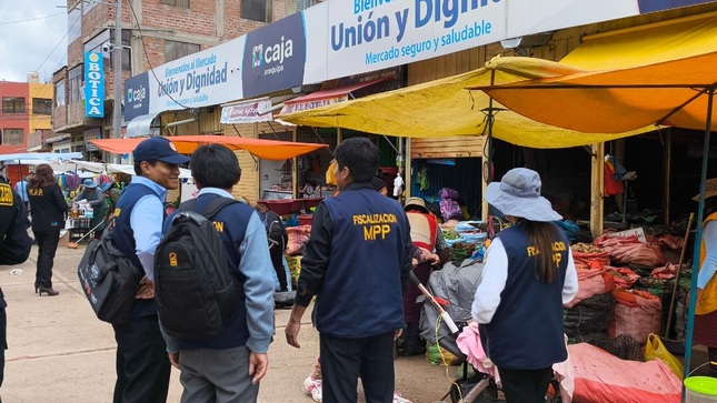 Emiten ultimátum a comerciantes que ocupan la vía pública en 1ro. De mayo - mercado Unión y Dignidad