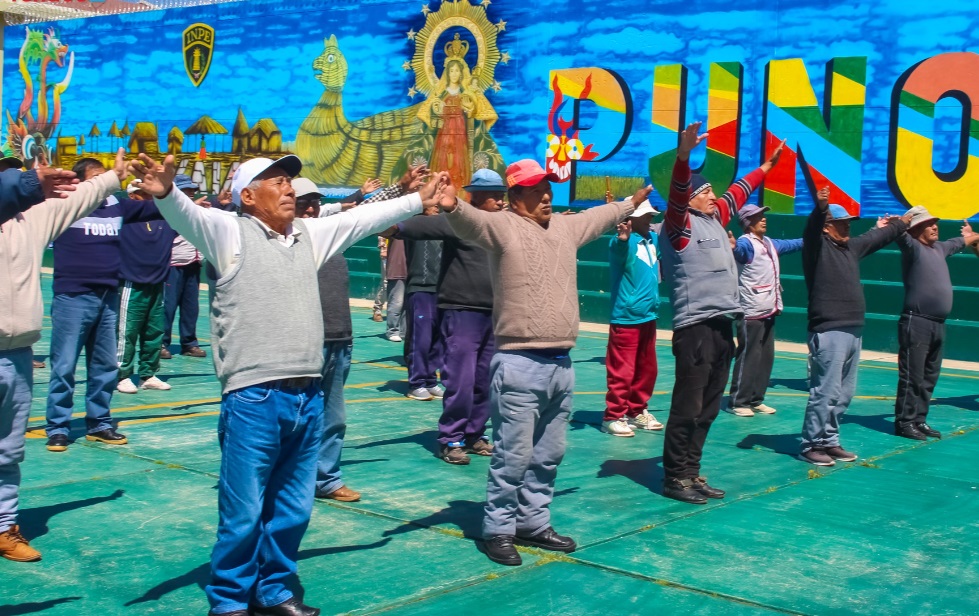 Sesión de Tai Chi en el INPE - Puno beneficia a personas de la tercera edad del Centro Integral del Adulto Mayor