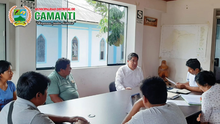 Alcalde de Camanti Encabeza Reunión para Coordinar Ayuda a Niños del Sector San Miguel