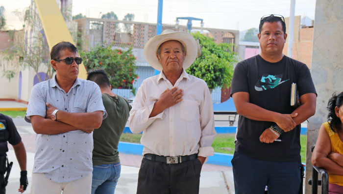 Diálogo entre las autoridades municipales y los vecinos del centro poblado de Cerro Blanco