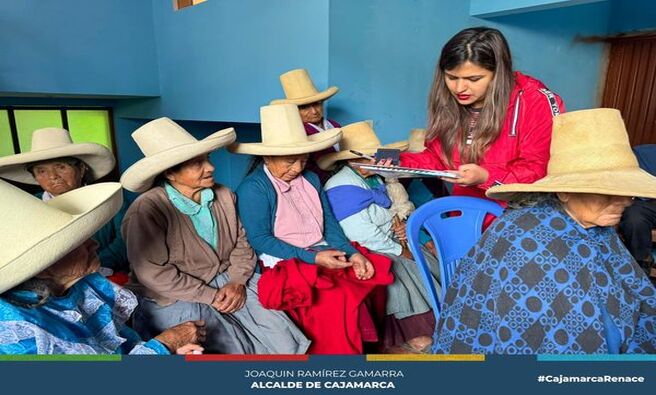 📌La Municipalidad Provincial de Cajamarca viene realizando una serie de talleres destinados al cuidado emocional, psicológico y conocimiento de derechos dirigidos a los adultos mayores en el centro poblado de La Paccha.
👏🏻Reconociendo la importancia de la salud mental y el respeto a los derechos de nuestros adultos mayores, se ha diseñado un programa que busca brindar herramientas prácticas y conocimientos especializados.
✅Los talleres de diagnóstico del estado emocional, psicología y derechos de los adultos mayores en La Paccha, ha sido una oportunidad para que los participantes accedan a información relevante sobre cómo manejar emociones, resolver conflictos internos y comprender sus derechos en la sociedad actual.