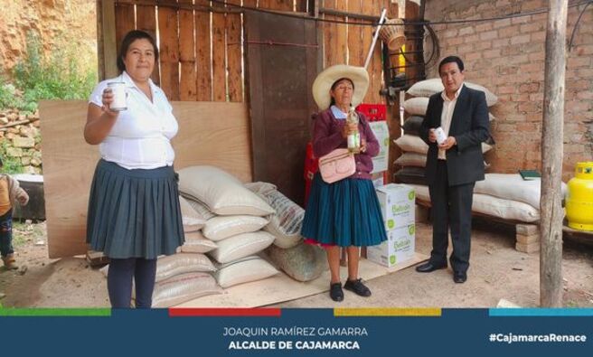 📌La Municipalidad Provincial de Cajamarca, a través de la subgerencia de Programas Sociales y Empadronamiento, continúa llevando ayuda a quienes más lo necesitan. Esta semana, hemos realizado la segunda entrega de alimentos como parte del Programa de Complementación Alimentaria (PCA).
👉Nos dirigimos al Centro Poblado de Cashapampa, exactamente a los comedores La Merced y Los Girasoles, para realizar la entrega de haba, lenteja, arroz, trigo, entero de caballa y aceite.
🤝De esta forma, la comuna local continúa asegurando la alimentación a los comedores que benefician a decenas de familias que más lo necesitan.