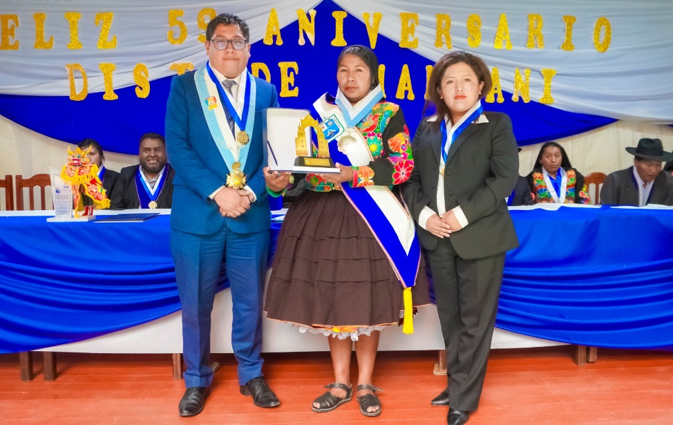Amantaní celebra su LIX Aniversario con la participación del Concejo Municipal de Puno