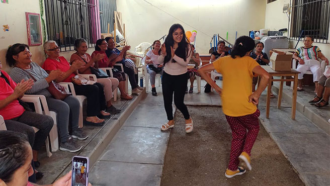 Promoviendo un envejecimiento activo y saludable, a través del Centro Integral del Adulto Mayor – CIAM Huarmey, viene realizando el taller de ejercicios y reforzamiento de memoria en el adulto mayor.