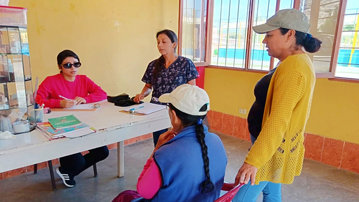 Vecinos atienden gratuitamente en la Campaña de Salud impulsada por la comuna Nepeñera