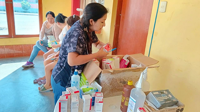 Vecinos atienden gratuitamente en la Campaña de Salud impulsada por la comuna Nepeñera