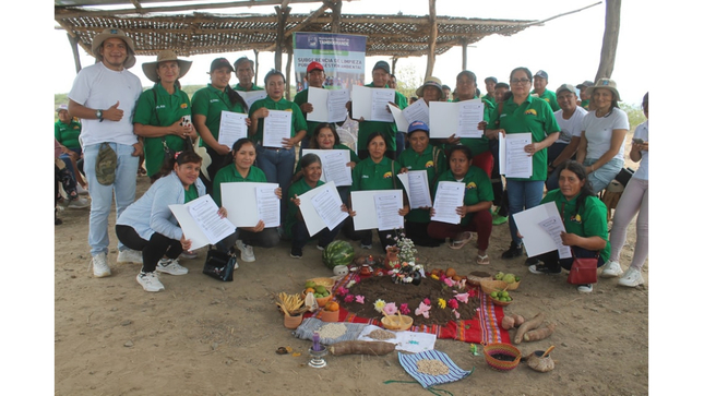 MDT celebra el dia de la tierra con caminata de gratitud