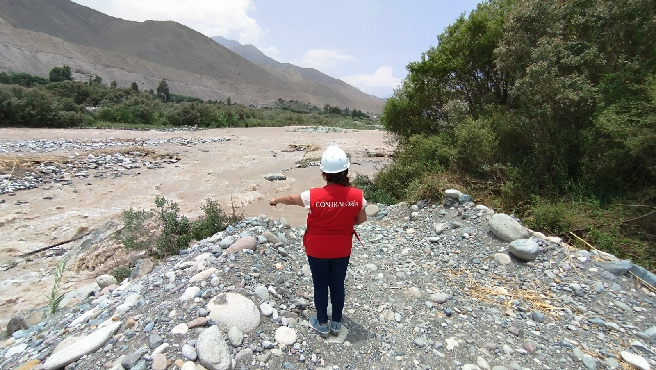 La Contraloría General advirtió que la Dirección Regional de Agricultura de Lima (DRAL) pagó por servicios de limpieza, descolmatación y conformación de diques en el río y quebradas de los distritos de Calango, Lunahuaná, de la provincia de Cañete, pese a no haberse ejecutados dichas partidas en los tramos del servicio y en otros presentan deficiencias.