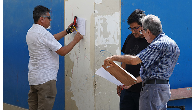 Ingenieros de la UNMSM inspeccionan la infrestructura donde funcionará el centro PRE en Huarmey