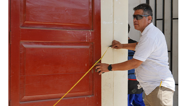 Ingenieros de la UNMSM inspeccionan la infrestructura donde funcionará el centro PRE en Huarmey