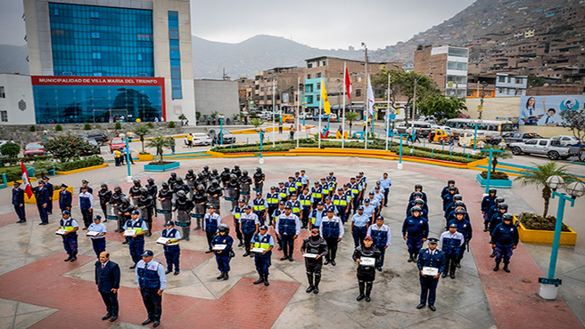 El alcalde enfatizó que los patrullajes municipales son una medida clave para abordar y reducir las incidencias en el distrito, ya que son parte esencial de la estrategia integral de seguridad ciudadana, destinada a garantizar la protección y el bienestar de la comunidad.