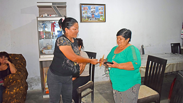 Comité brinda ayuda a familia de Huacatambo
