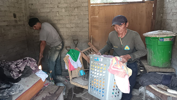 Municipio atiende caso de adulto mayor en estado de abandono