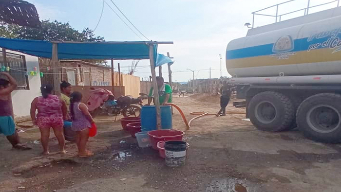 Abastecimiento de Agua se realiza con el Cisterna Municipal 